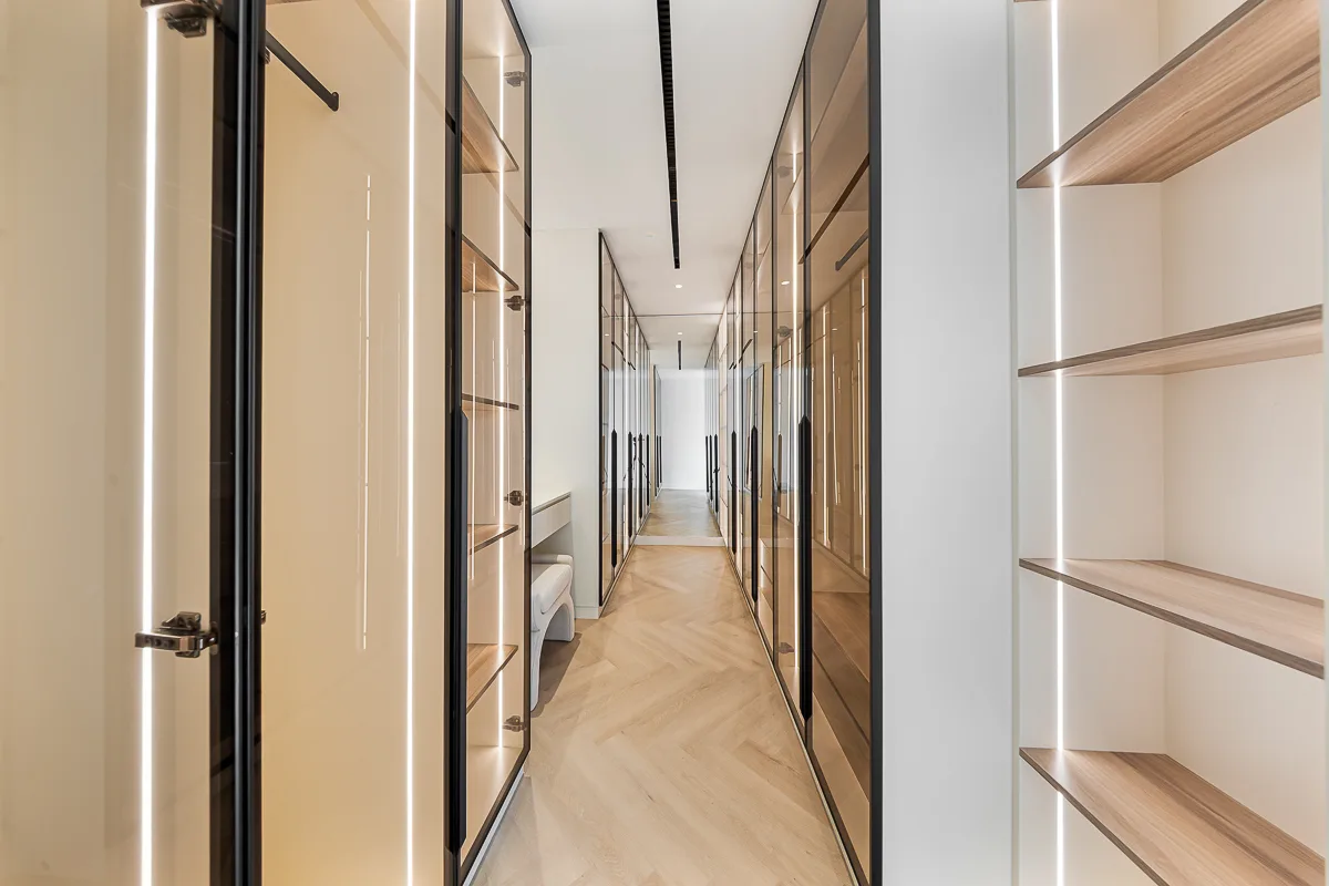 Master suite with walk-in closet at Villa Sfiora